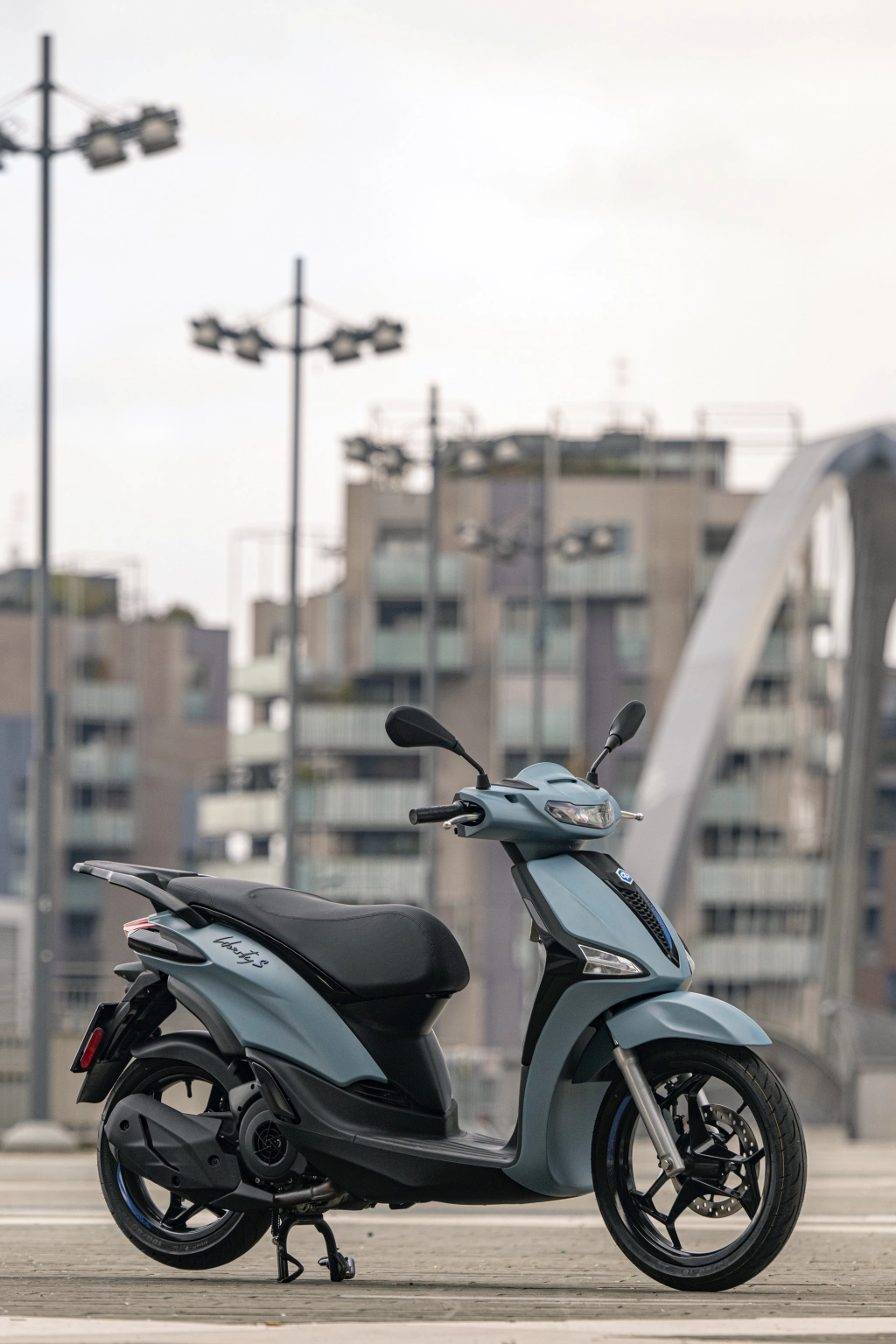 Piaggio Liberty S 125 MY2025 Blau Ardesia matt vorne rechts 02 Lifestyle
